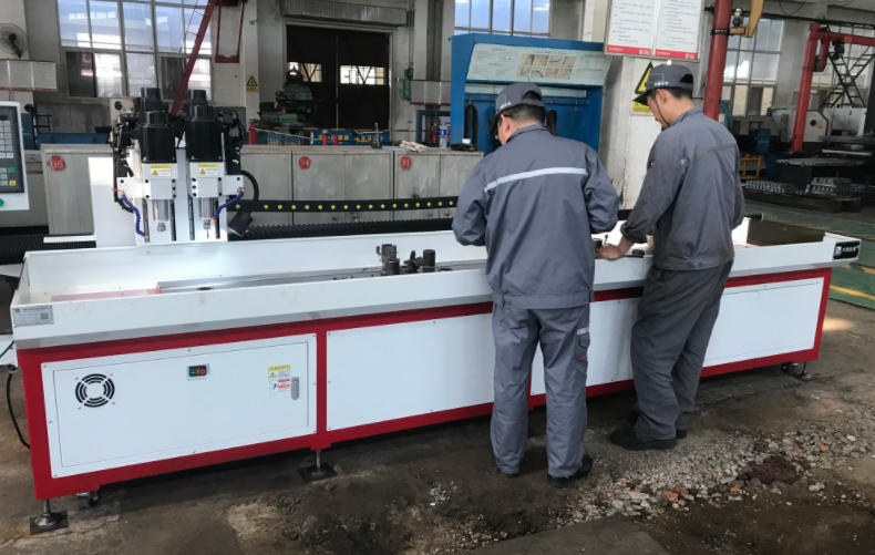數控鉆孔機